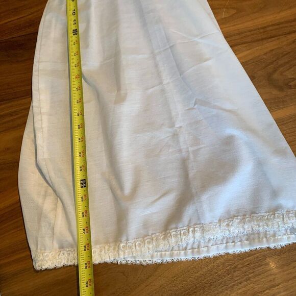 Baby's Christening/layette/wedding gown, hand made, full lining, cap, EUC. - Picture 14 of 15